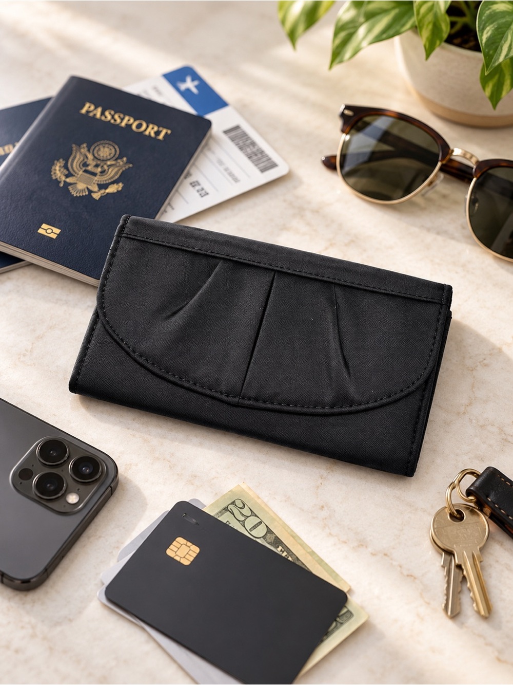 🐞Travelon Black Compact Travel Wallet